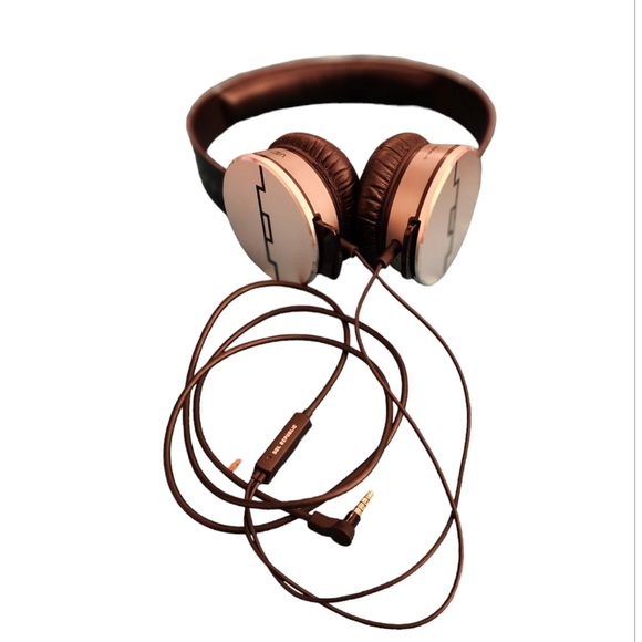 SOL REPUBLIC V10 HEADPHONES (USED) - Picture 1 of 4